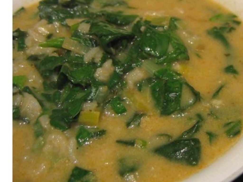 Minestra di ceci, patata americana e spinaci novelli