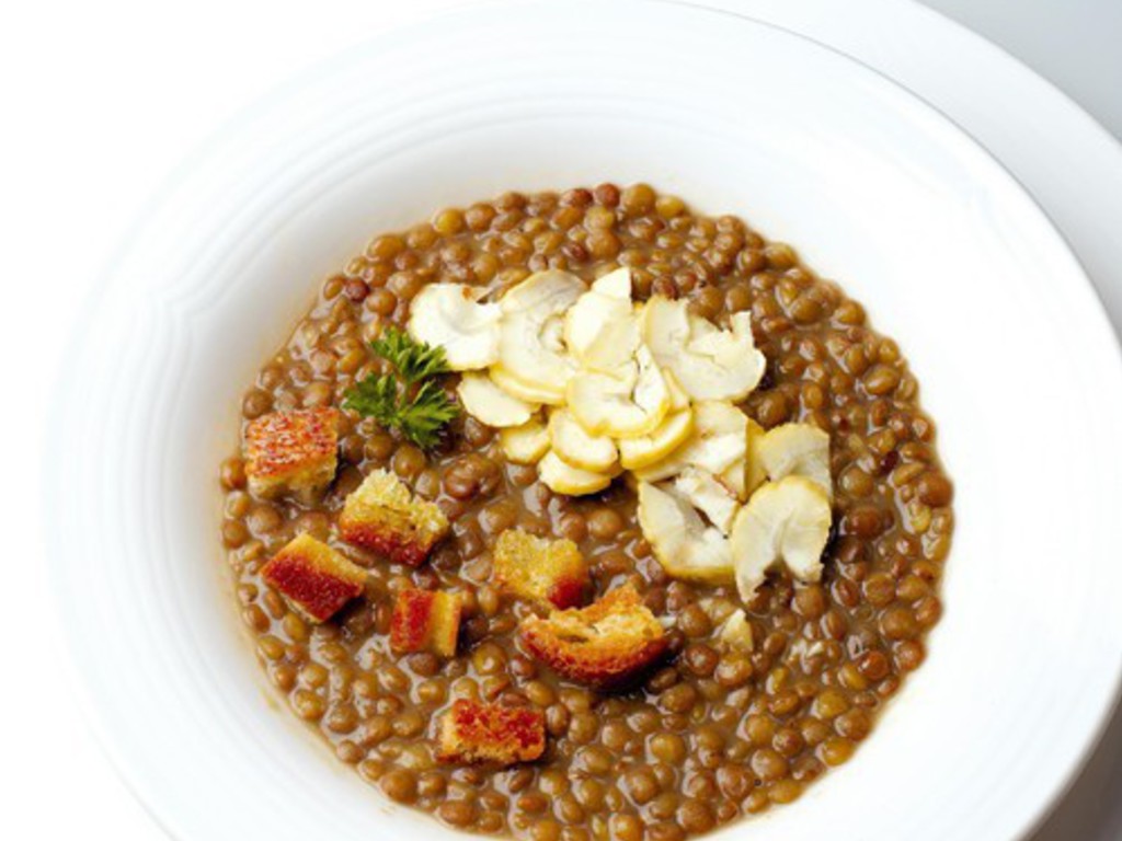 Zuppa di lenticchie e castagne con crostini