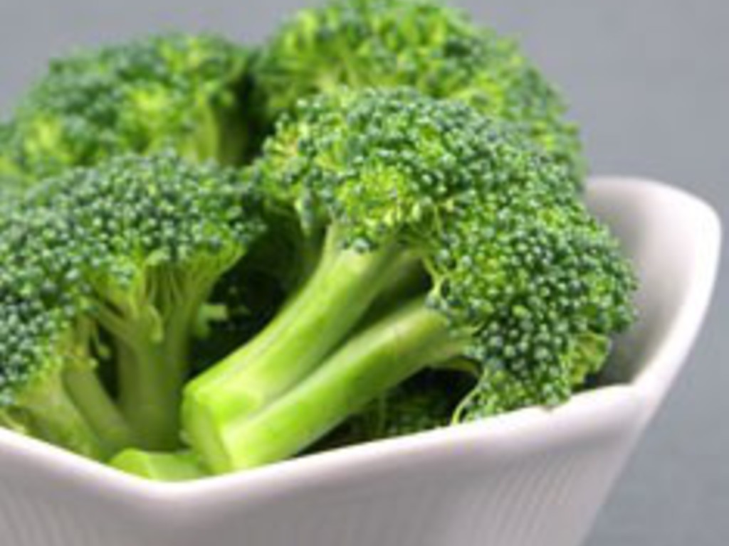 Broccoli con salsa maltese, ceci con peperone rosso
