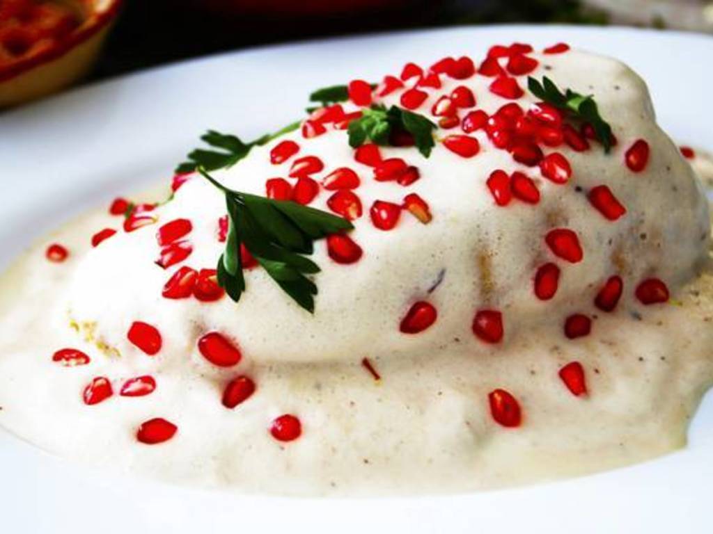 Chiles en nogada
