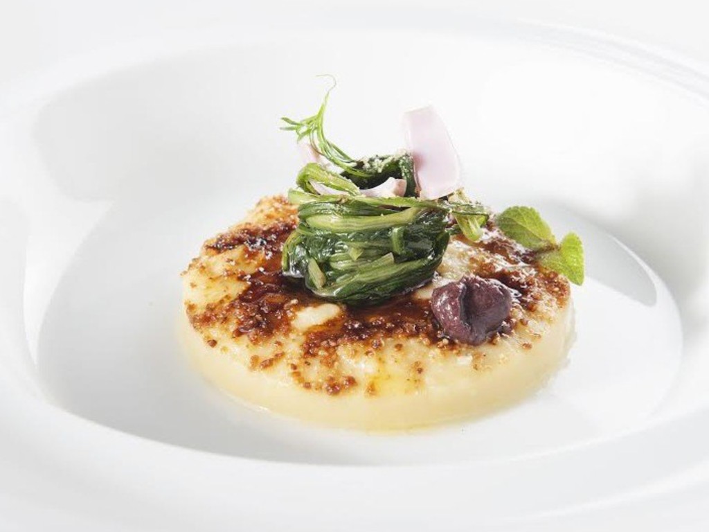 Cicerchie delle Murge in crema con cicoria, mosto cotto di fichi, lampascioni, olive Nolche e biscotti mostaccioli.