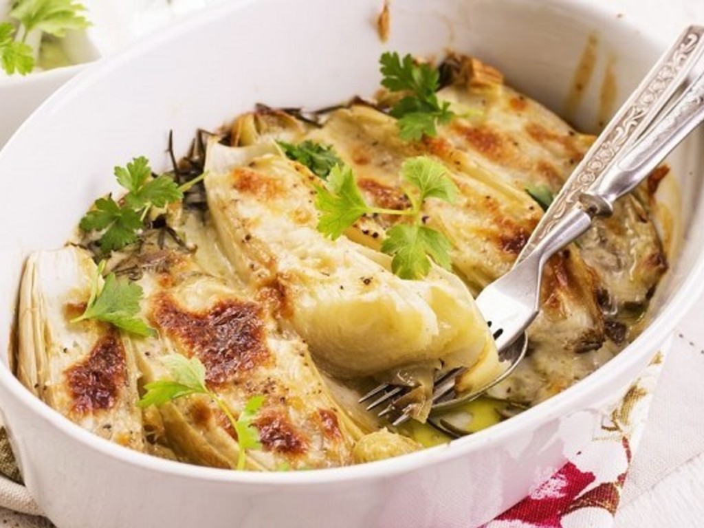 Indivia belga al forno con salsa di gorgonzola e noci