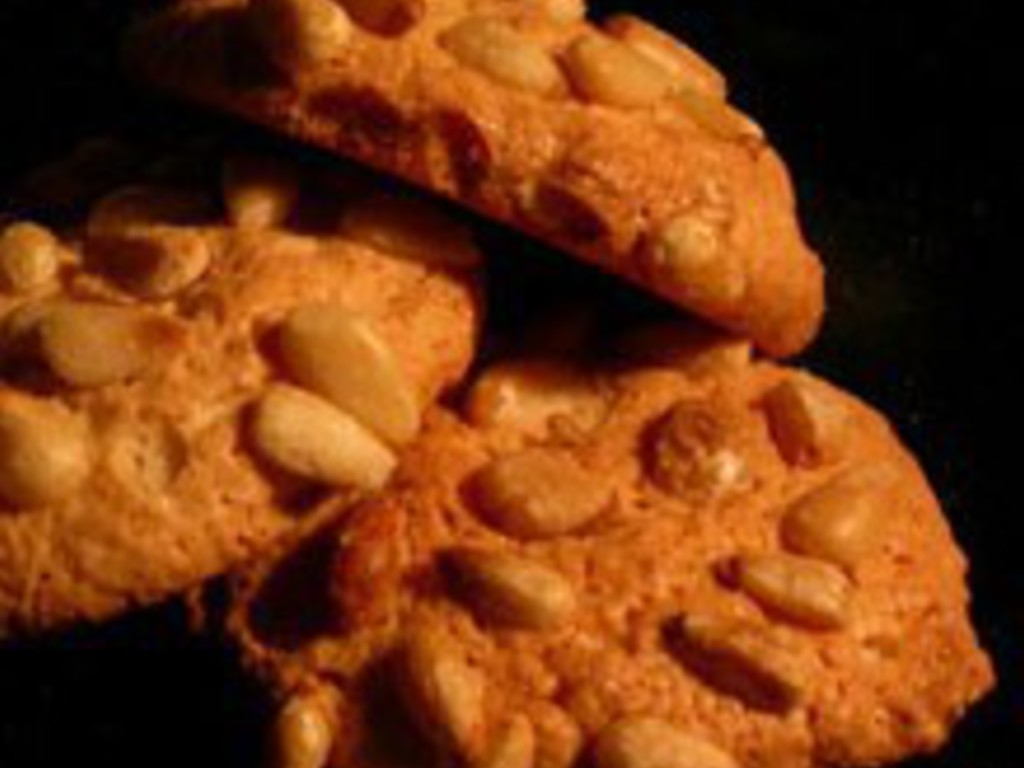 Biscotti ai pinoli