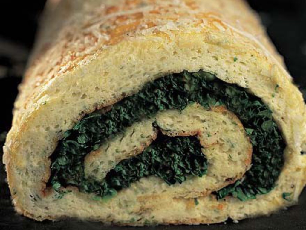 Roulade di spinaci e ricotta con salsa di pomodoro al burro