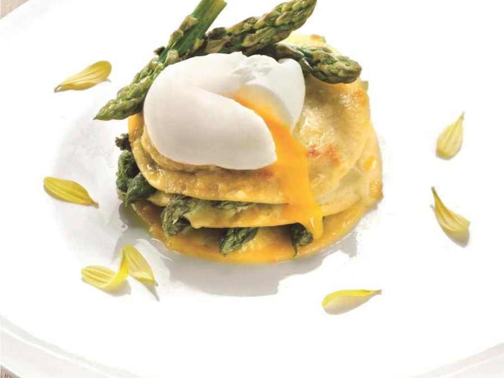 Lasagna di riso gratinata agli asparargi, grana padano 18 mesi e uovo in camicia
