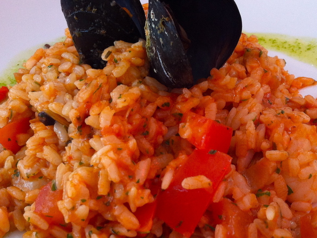 Risotto con cozze, pomodoro e origano