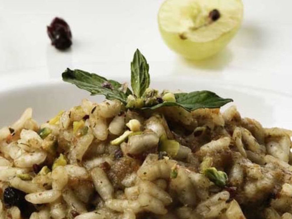 Riso con salsa di finocchietto e uva di Canicattì
