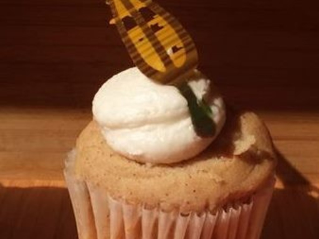Cupcakes di carote, uvetta con glassa alla cannella
