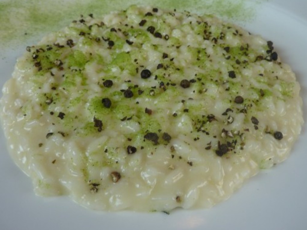 Risotto con bruscandoli e semi di girasole