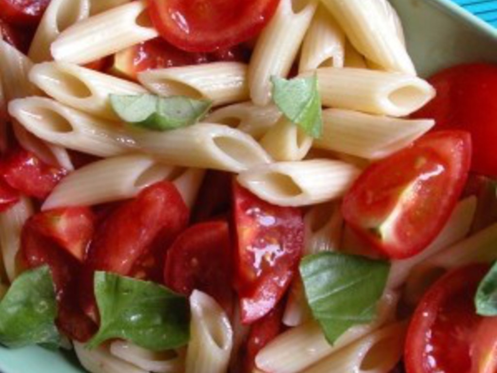 Insalata di pasta alla caprese