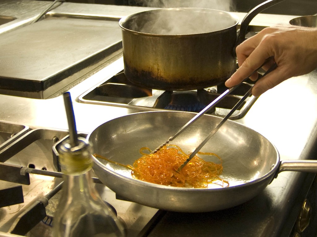 Spaghetti all'uovo, aglio, olio e peperoncino