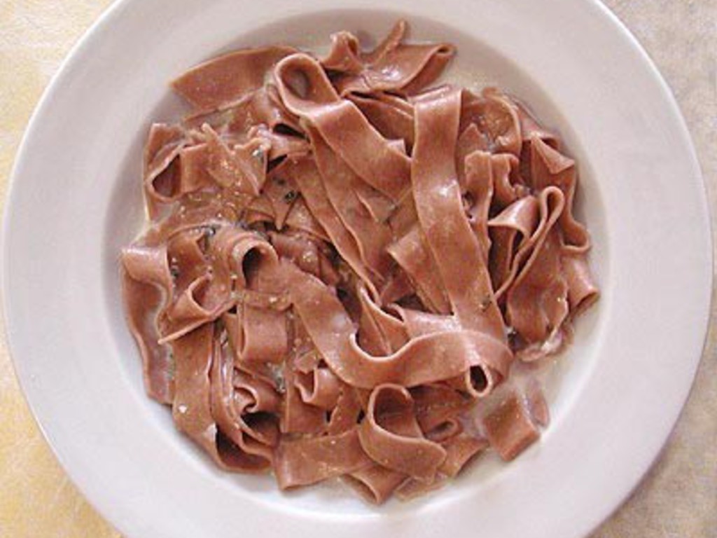 Tagliatelle alla farina di castagne e ricotta