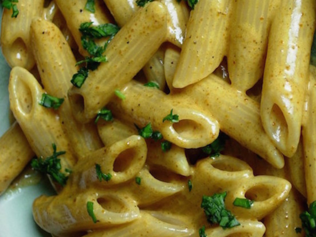 Penne di farro allo zafferano e basilico