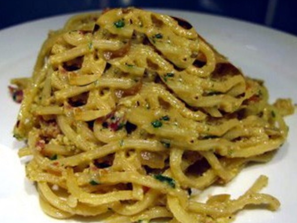Spaghetti di farro con guanciale e pecorino