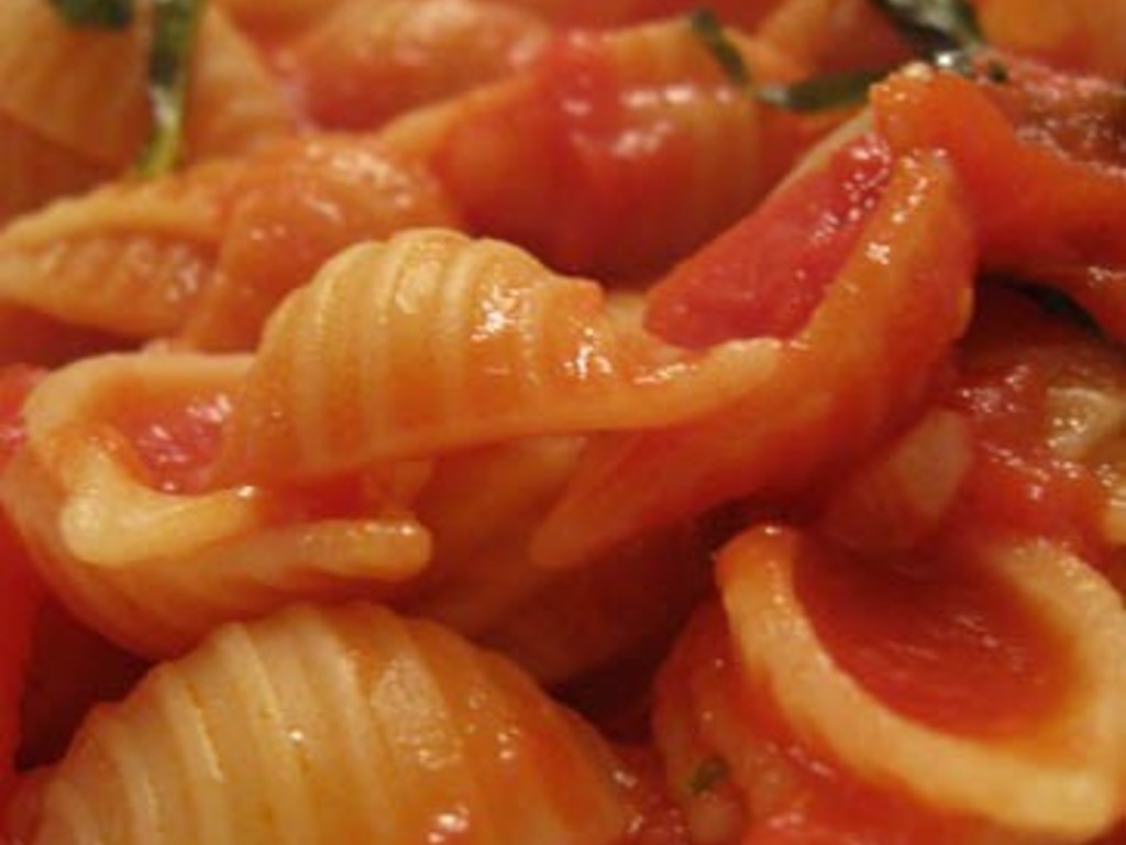 Conchiglie in salsa rossa