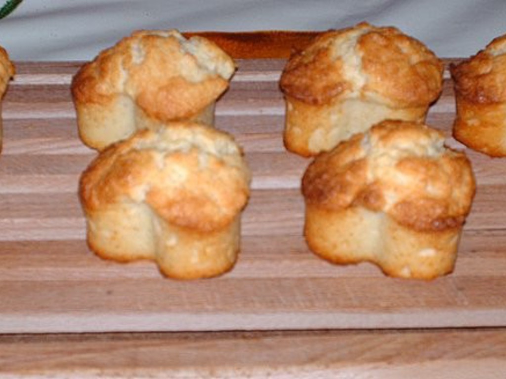 Muffin di formaggio fresco e marmellata