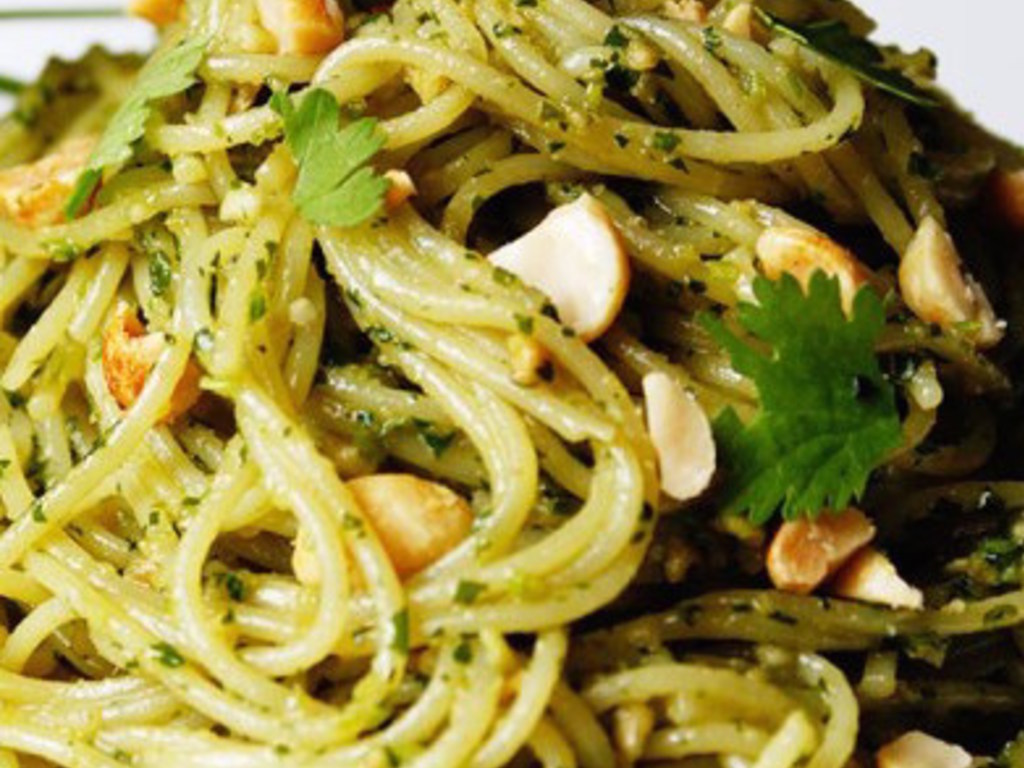 Spaghettini alla frutta secca