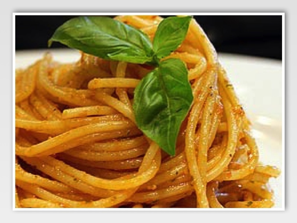Spaghetti al pesto rosso