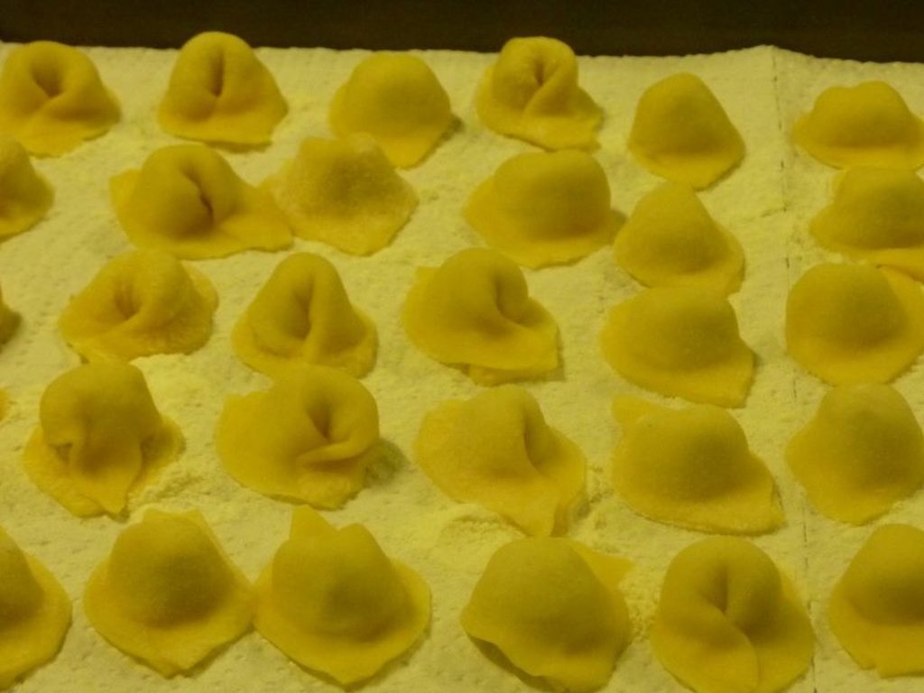 Cappelletti della festa con farcia di sogliola al ragù di gallinella di mare