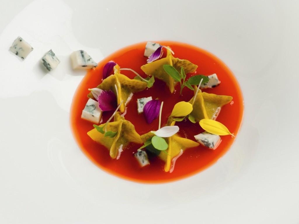 Pasta e fiori, gorgonzola con colatura di insalata di pomodori