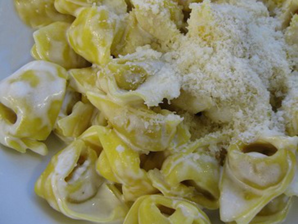 Tortellini di carne alla panna