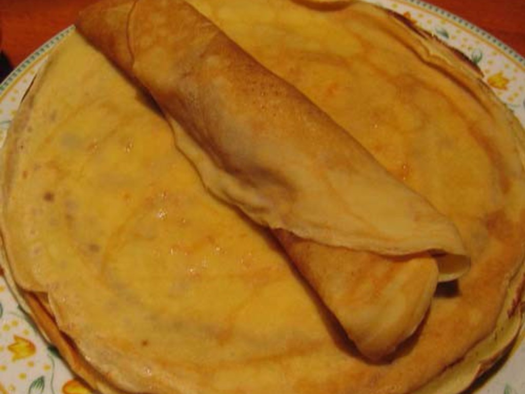 Crepes dolci farcite con crema di marroni