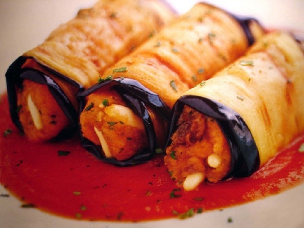 Involtini di melanzana farciti di pasta alla eoliana