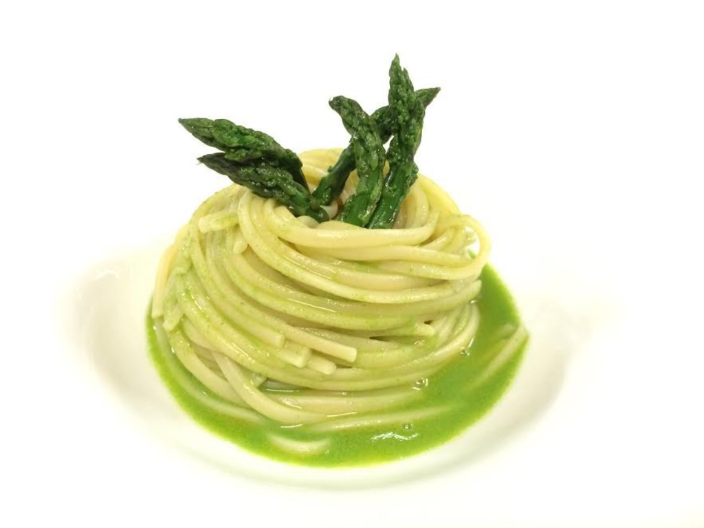 Linguine al grano Khorasan Kamut cotte in acqua di asparagine verdi degli orti veneziani