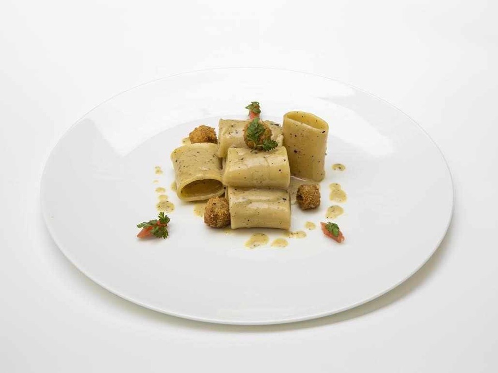 Pacchero cacio e pepe con ricordo dell'ossobuco