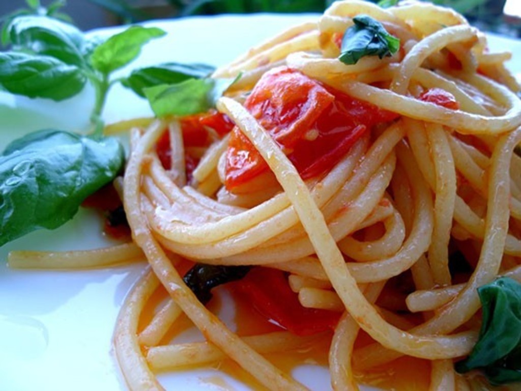 Spaghetti al pomodoro e basilico