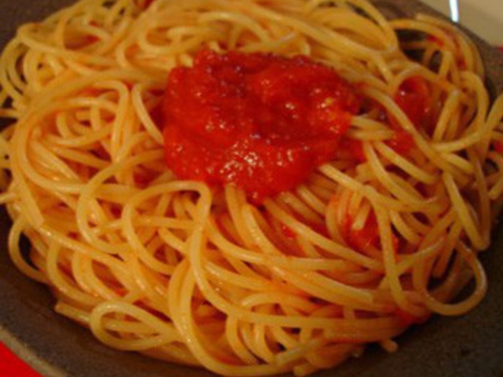 Spaghettini al pomodoro e peperone