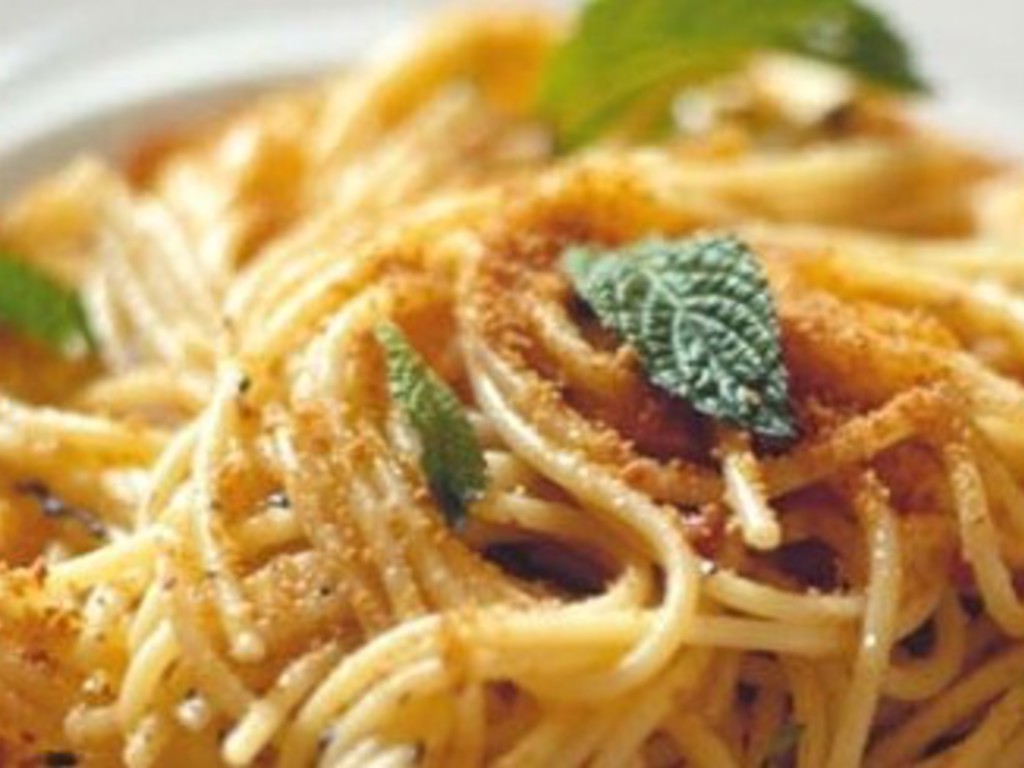 Spaghetti con acciughe e arance