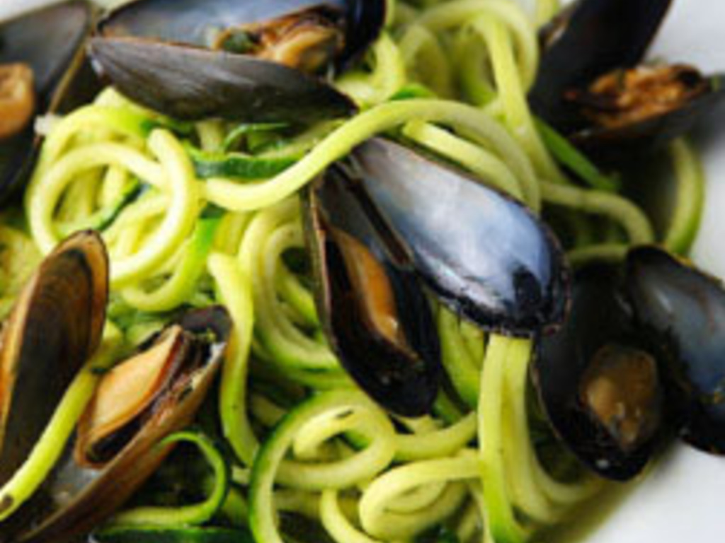 Spaghetti con cozze e zucchine
