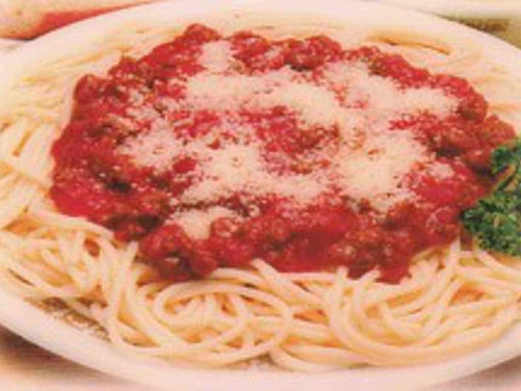 Spaghetti con salsa di melanzane