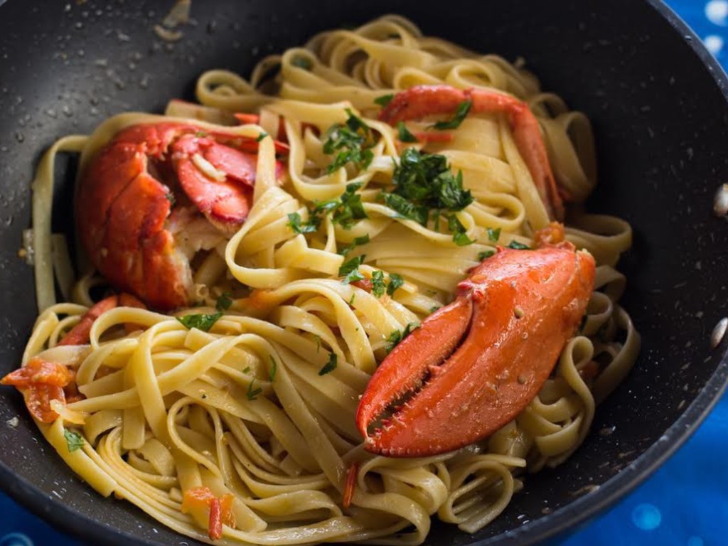 Trenette con astice e carciofi spinosi