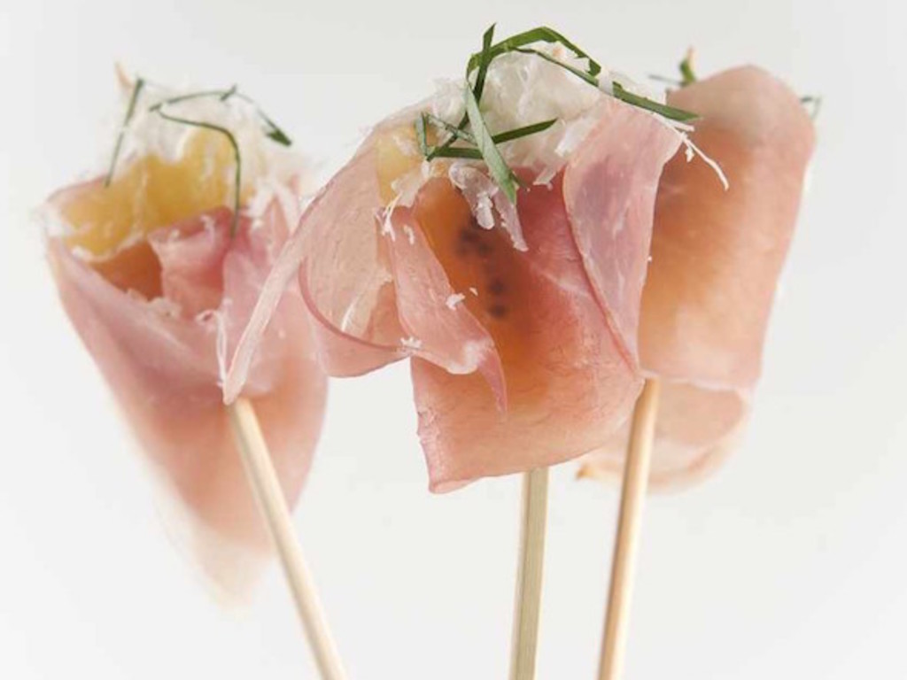 Bocconcini al kiwi con prosciutto di Parma