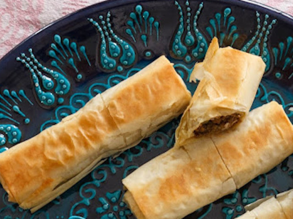 Involtini di sfoglia ripieni di carne -  Briouat à la kefta