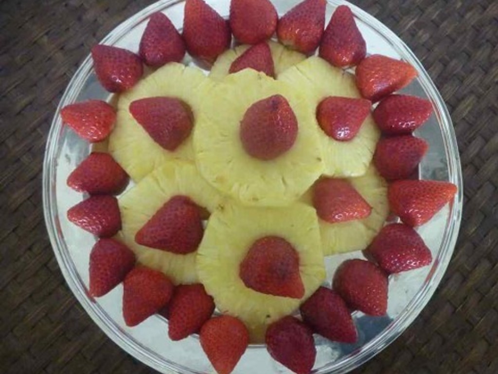 Ananas e fragole in macedonia