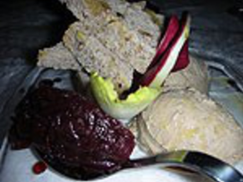 Paté ai fegatini di pollo e composta di cipolla rossa