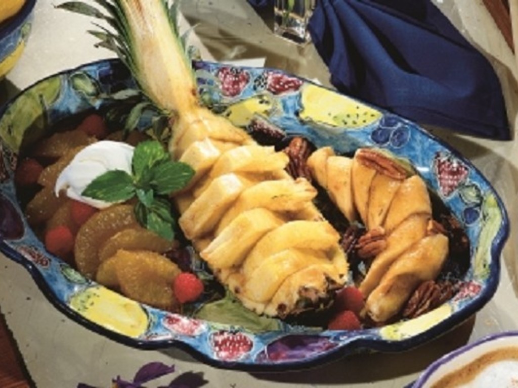 Ananas grigliato al barbecue con sciroppo d'acero