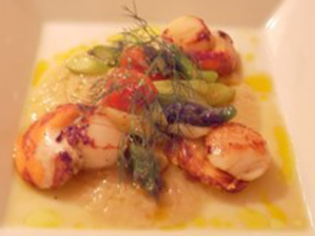 Capesante con crema agli asparagi