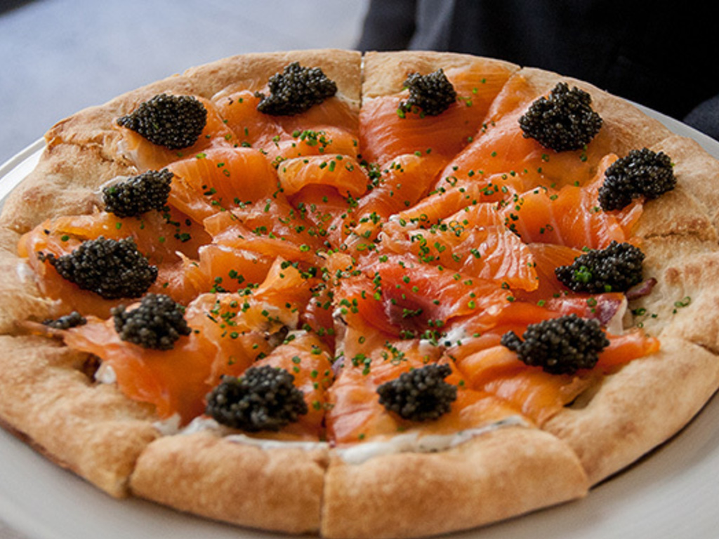 Pizza di salmone affumicato