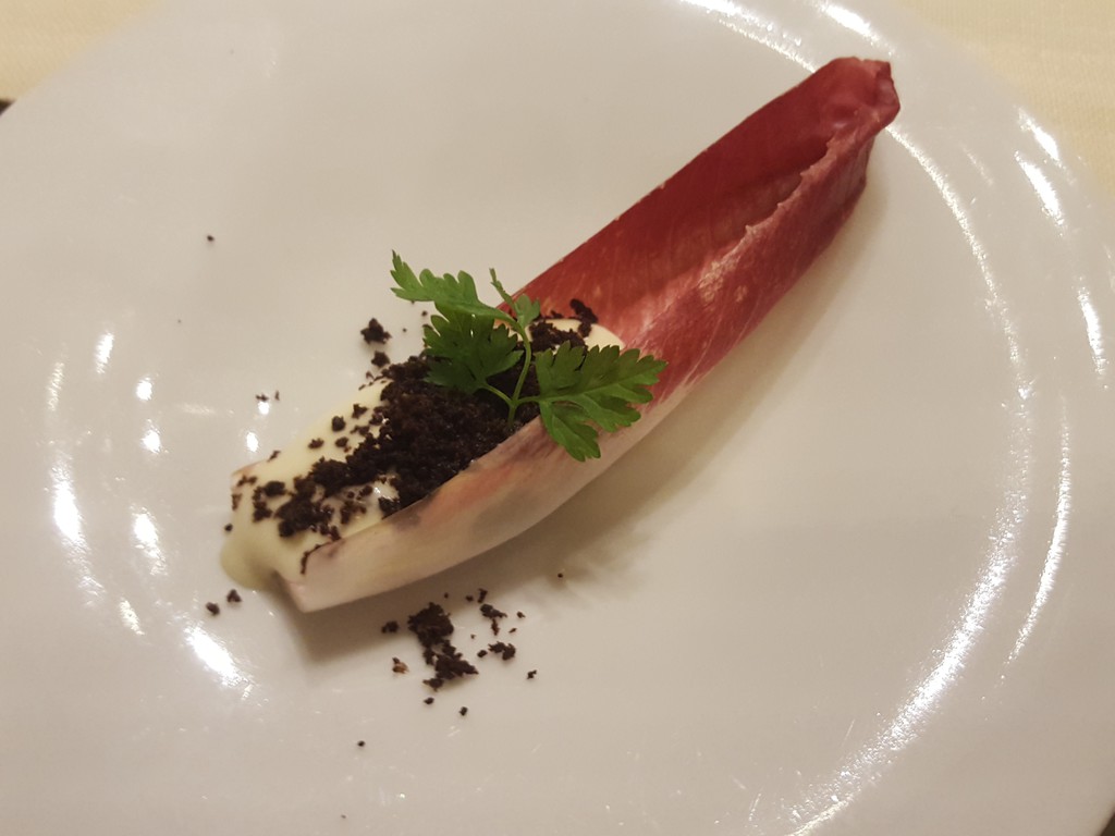 Radicchio, vongole, maionese di vongole e Ulidea
