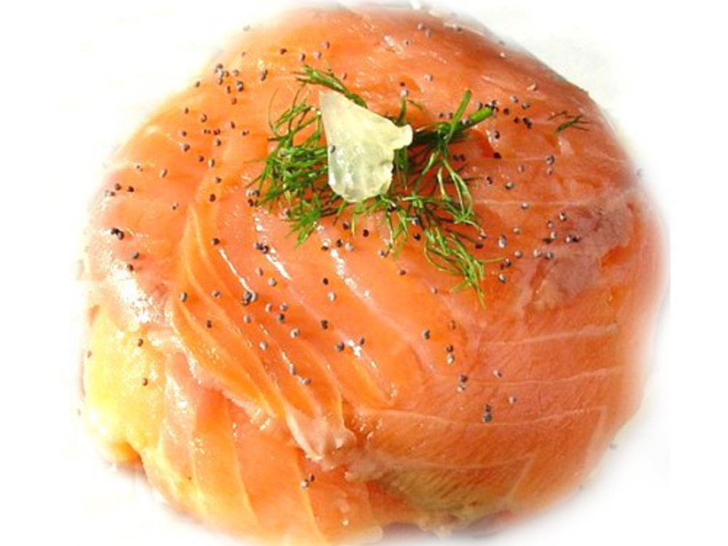 Timballini di salmone affumicato e uva