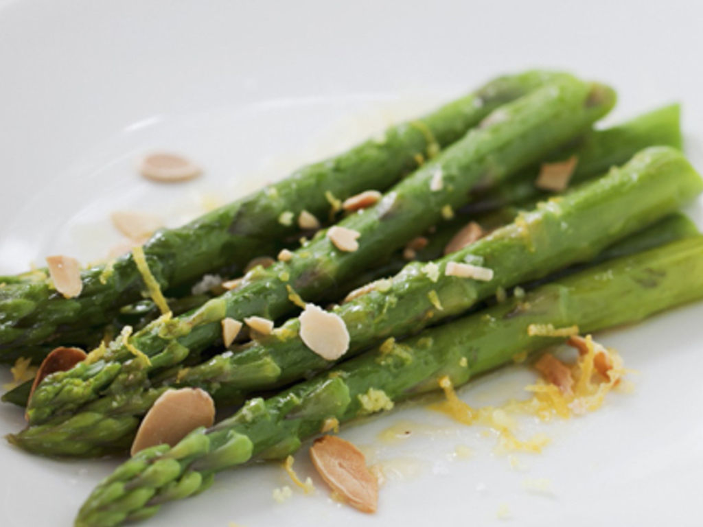 Asparagi alle mandorle