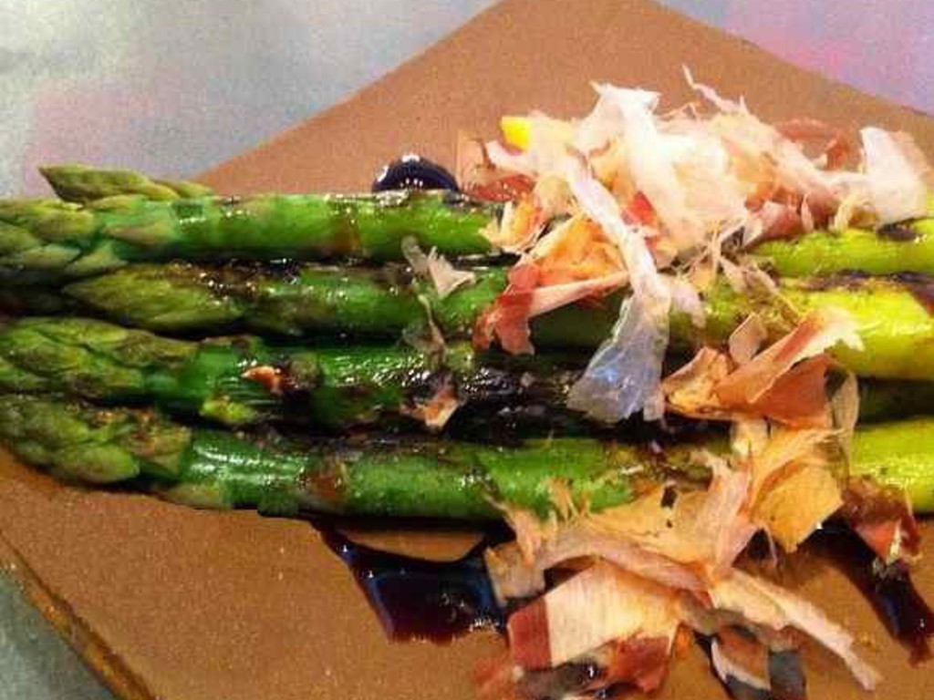 Asparagi con salsa all'uovo - Asuparagu no kimijoyukake