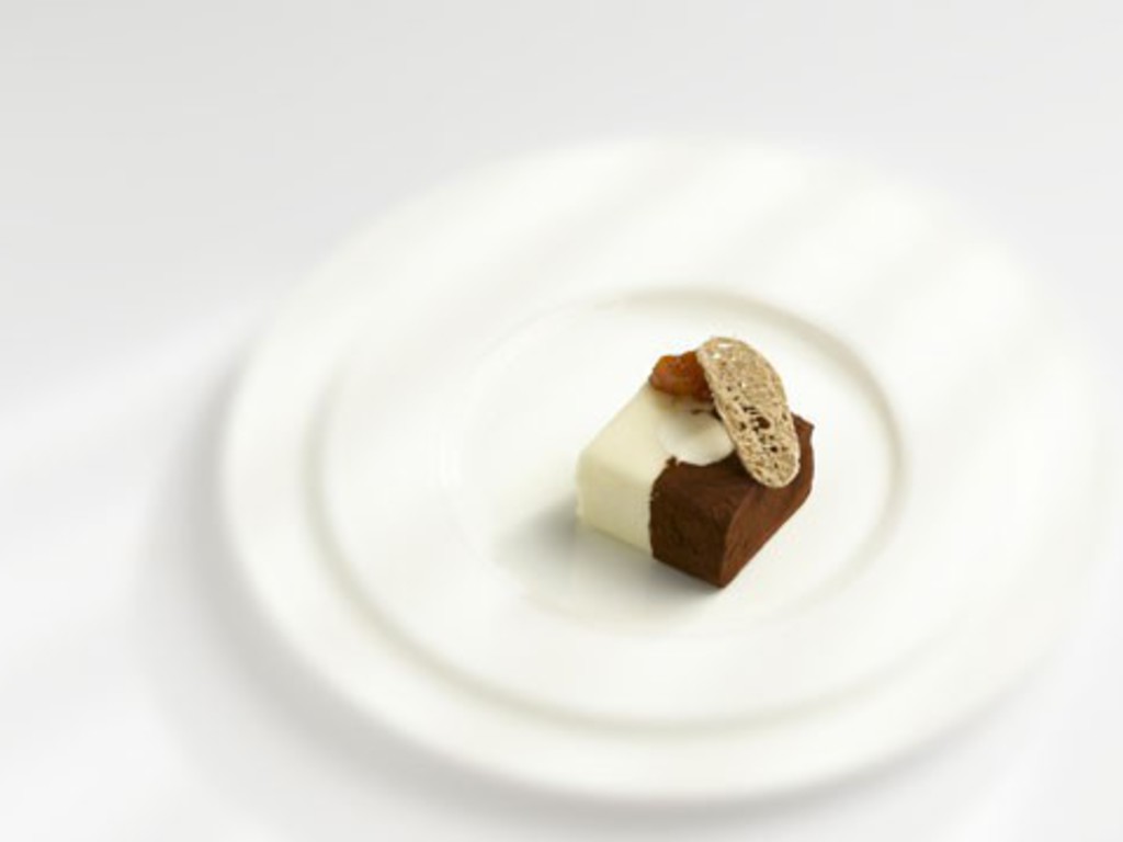Cubo di Taleggio, fonduta di fontina e cacao