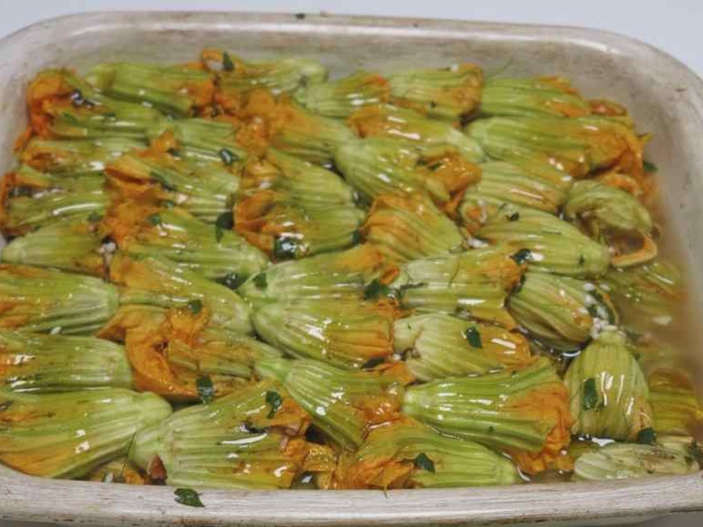 Fiori di zucchina ripieni di riso