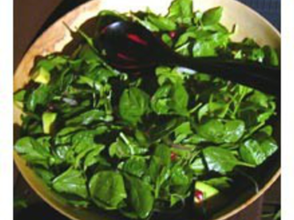 Insalata di spinaci novelli con pinoli e uvetta
