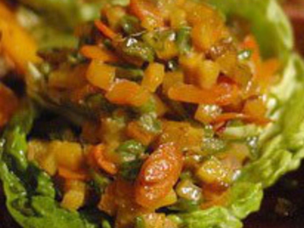 Insalata di verdure con salsa al chili